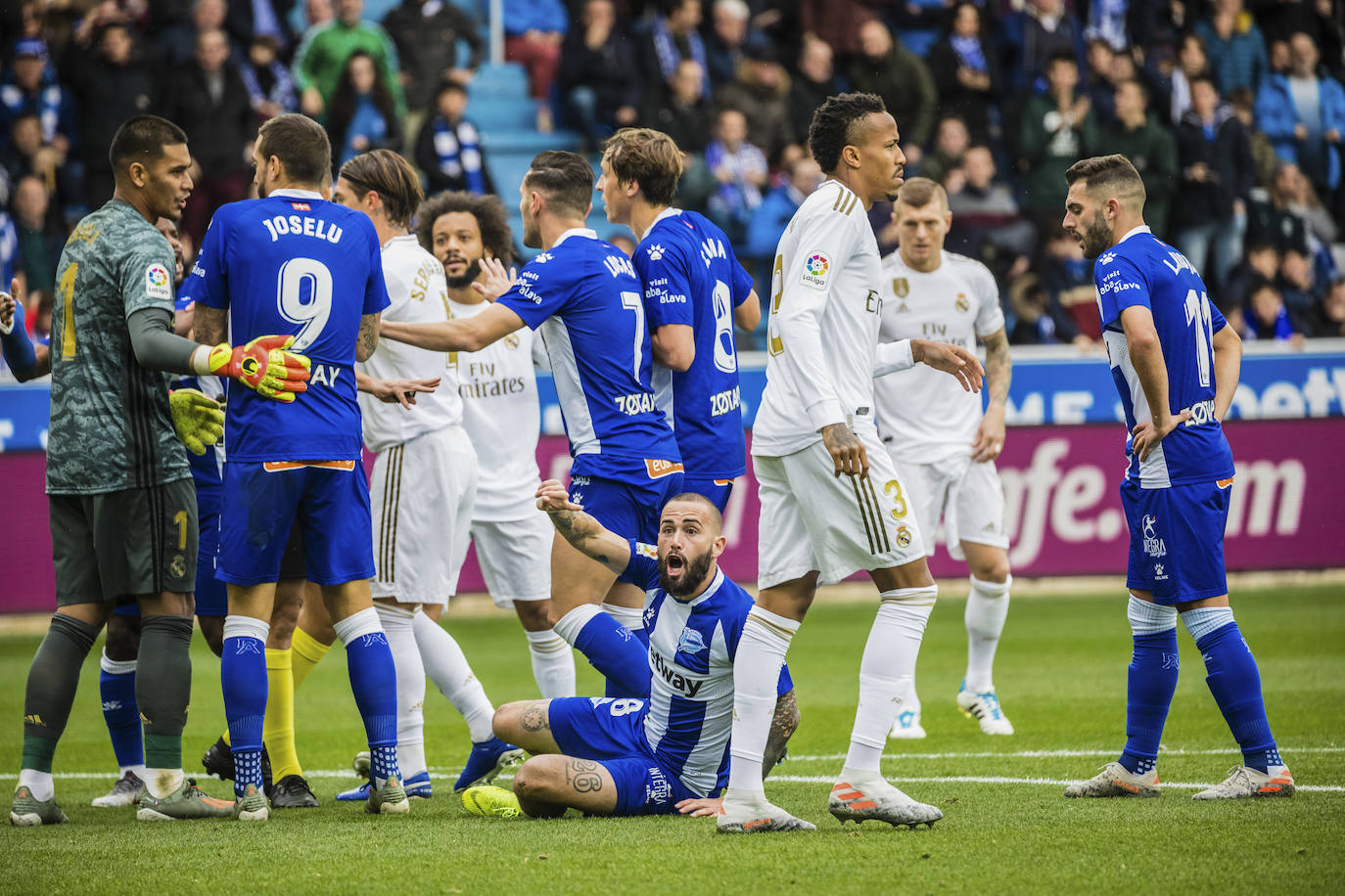 Fotos: Las mejores imágenes del Alavés-Real Madrid