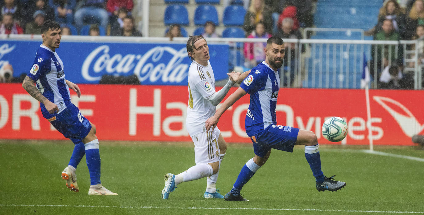 Fotos: Las mejores imágenes del Alavés-Real Madrid