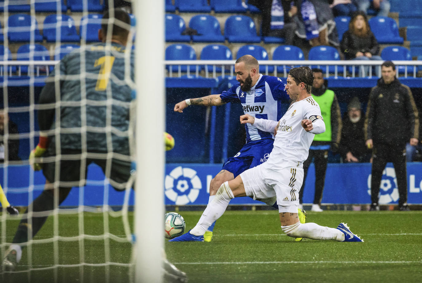 Fotos: Las mejores imágenes del Alavés-Real Madrid