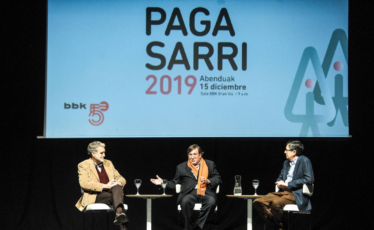 Jerónimo López, Joaquín Araujo y el moderador y adjunto a la dirección de EL CORREO César Coca. 