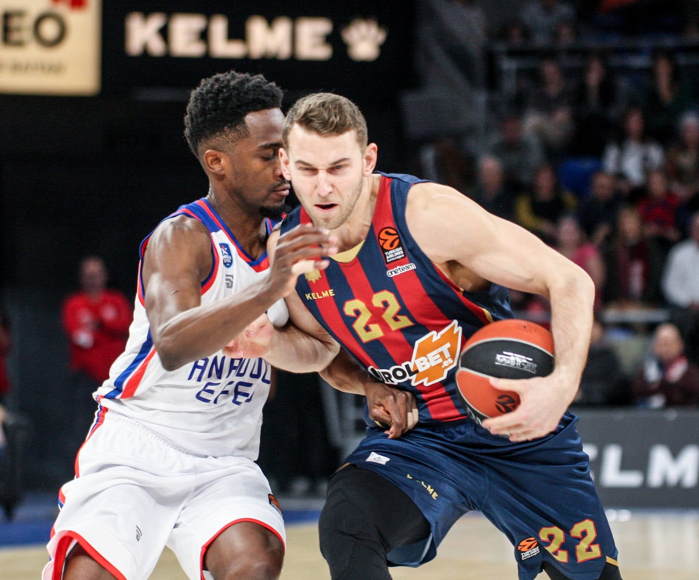 Fotos: Las mejores imágenes del Baskonia - Efes de la Euroliga 2019