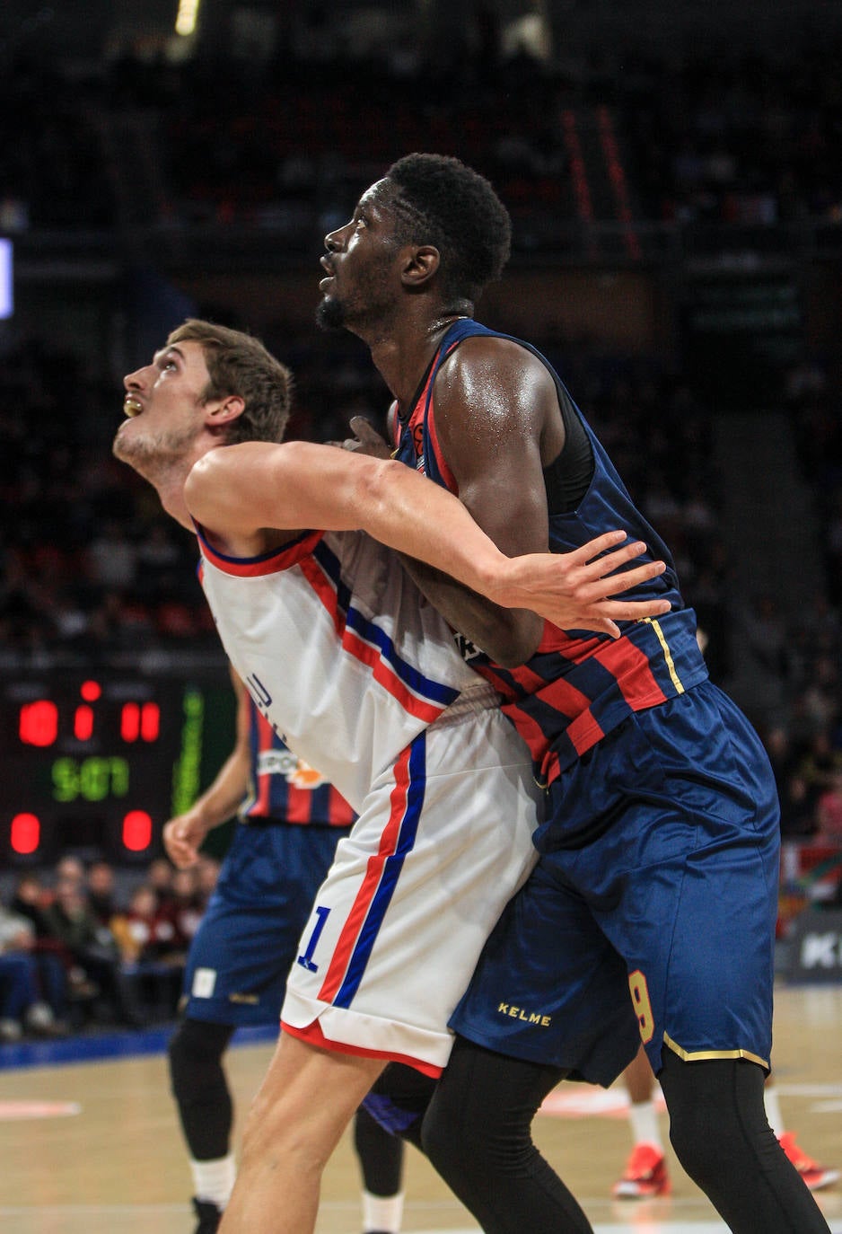 Fotos: Las mejores imágenes del Baskonia - Efes de la Euroliga 2019
