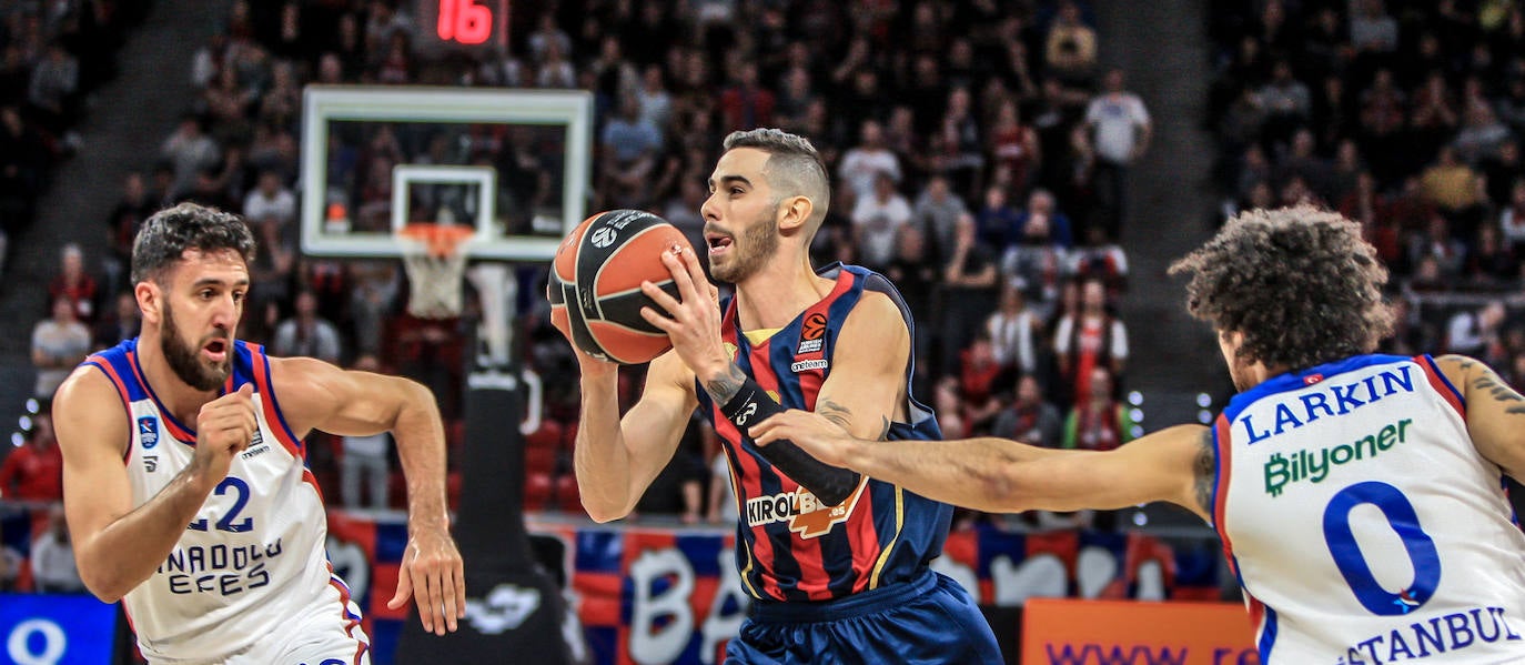 Fotos: Las mejores imágenes del Baskonia - Efes de la Euroliga 2019