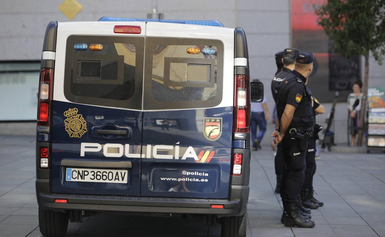 Un furgón de la Policía Nacional.