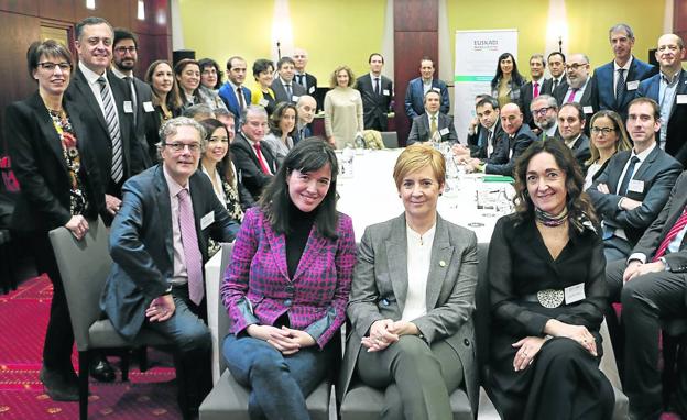 La consejera Arantxa Tapia encabezó la delegación vasca que ayer presentó su estrategia en la Cumbre del Clima de Madrid.