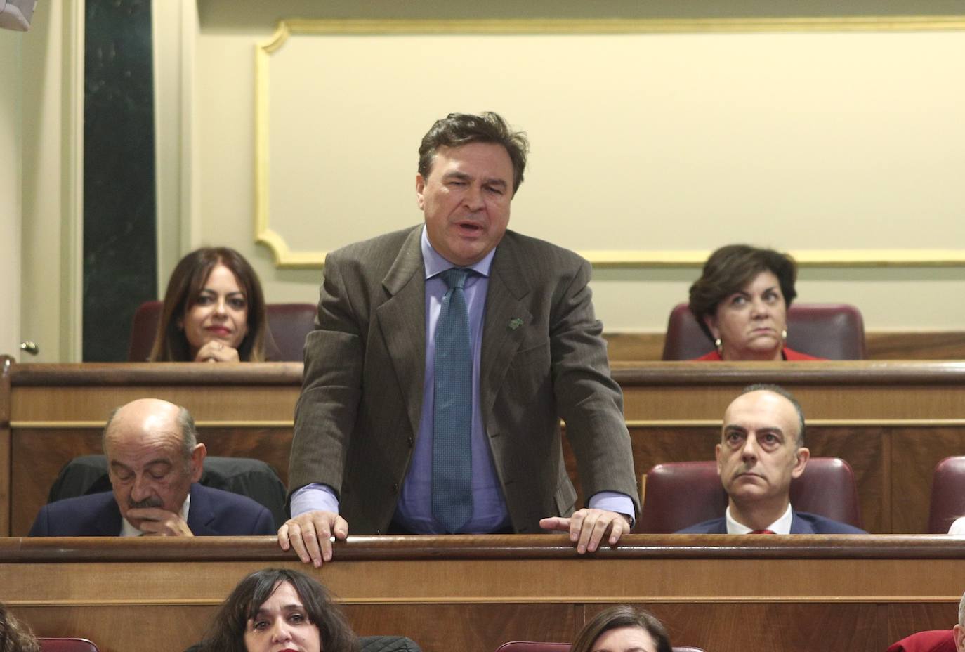 Guitarte, en el acto de acatar la Constitución.