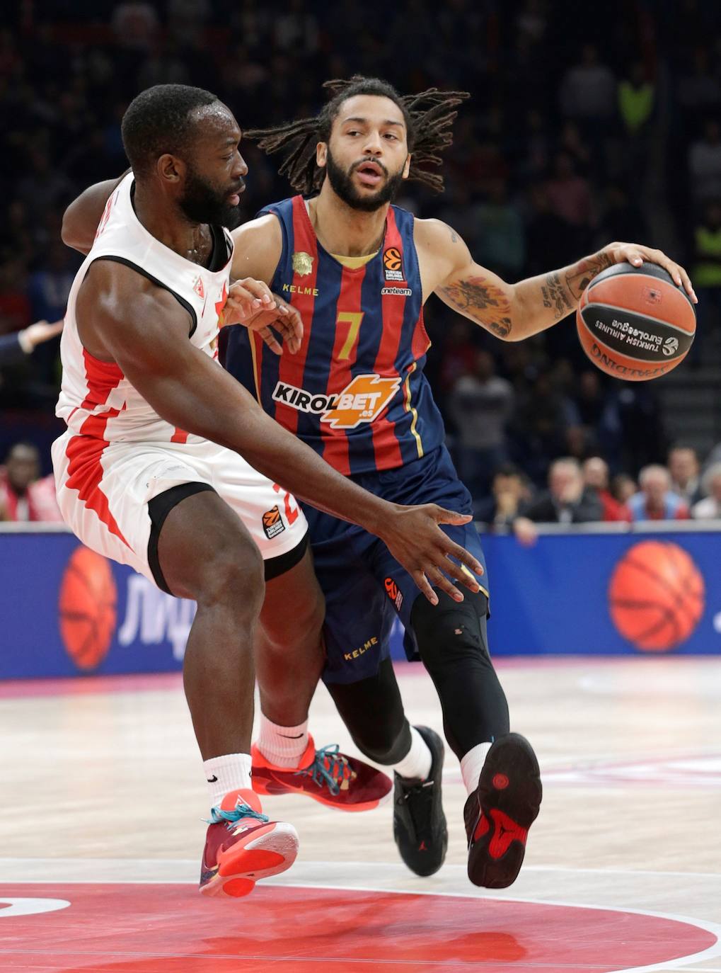 Fotos: Las mejores imágenes del Estrella Roja - Kirolbet Baskonia