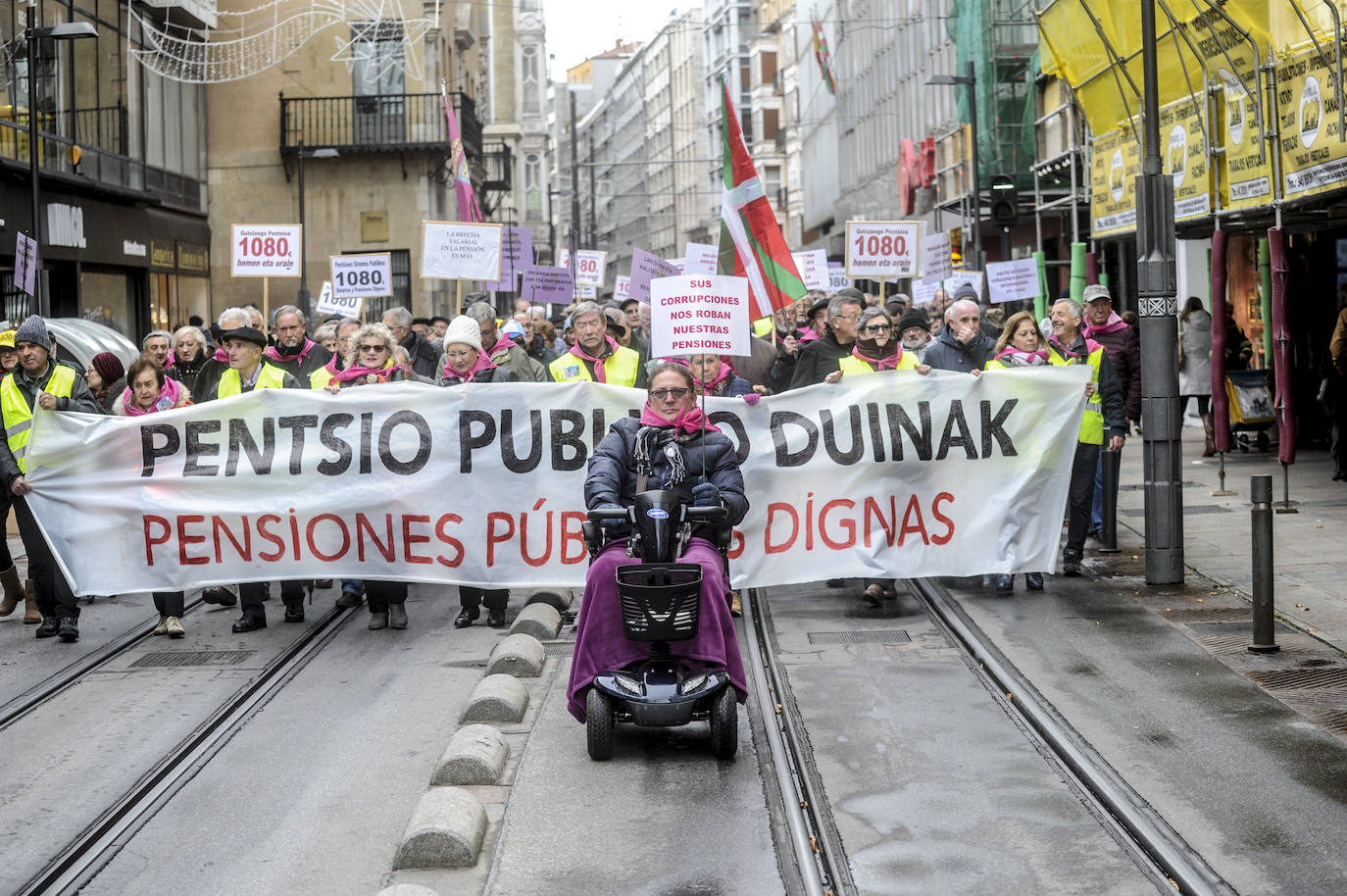 Una de las marchas ha partido desde el Palacio de Congresos Europa de Vitoria.