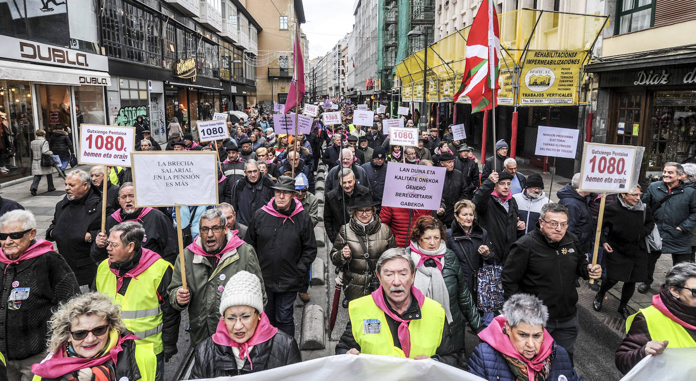 Una de las marchas ha partido desde el Palacio de Congresos Europa de Vitoria.