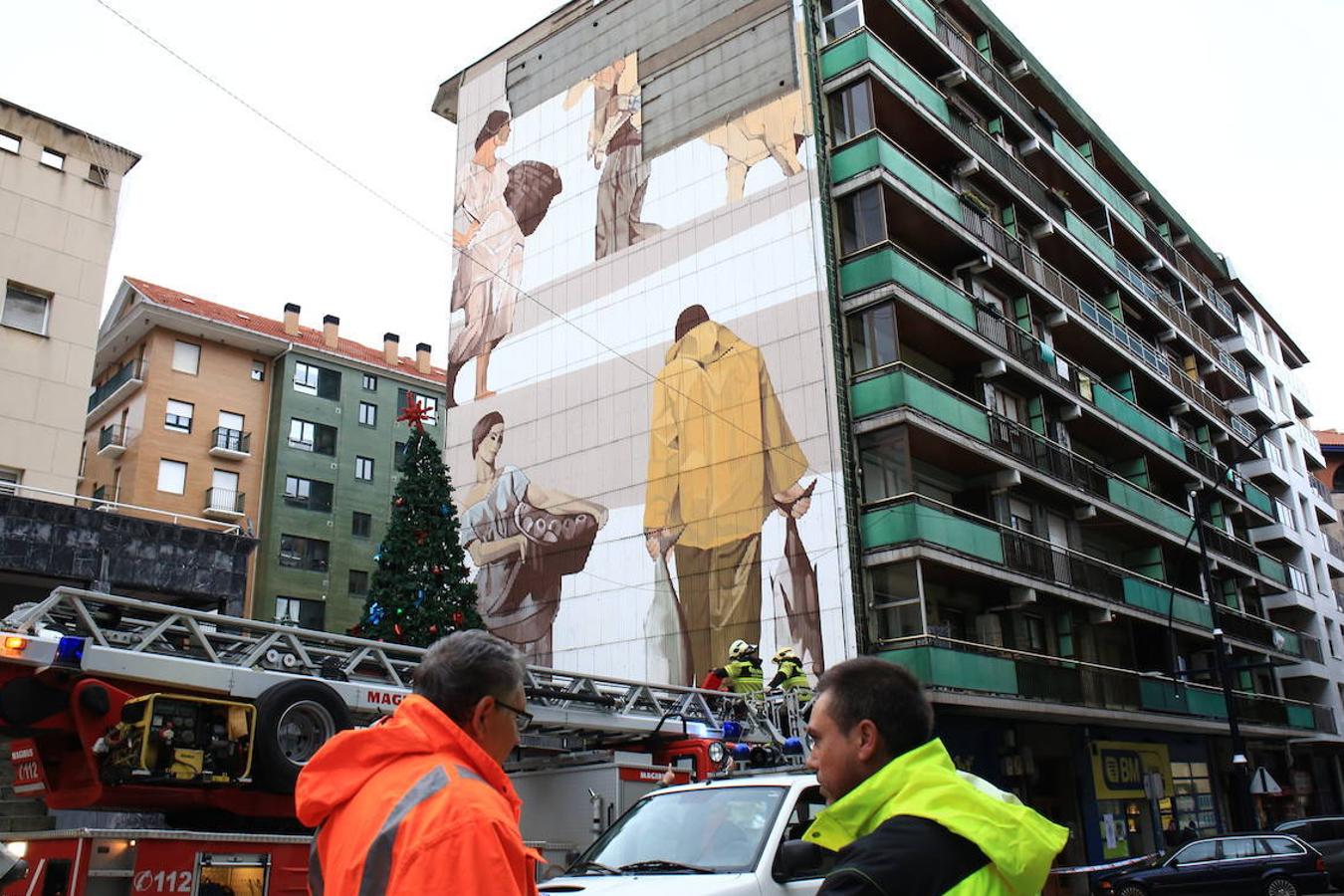 Desprendimiento del mural de entrada a Bermeo.