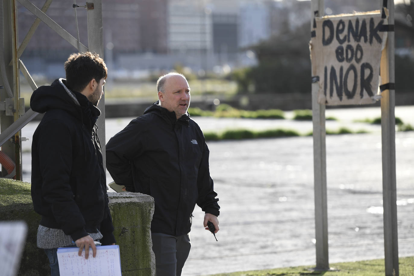 Rodaje de la webserie norteamericana «utopia plantilla» en los exteriores del entorno edificio de molinos (muelle astillero). 