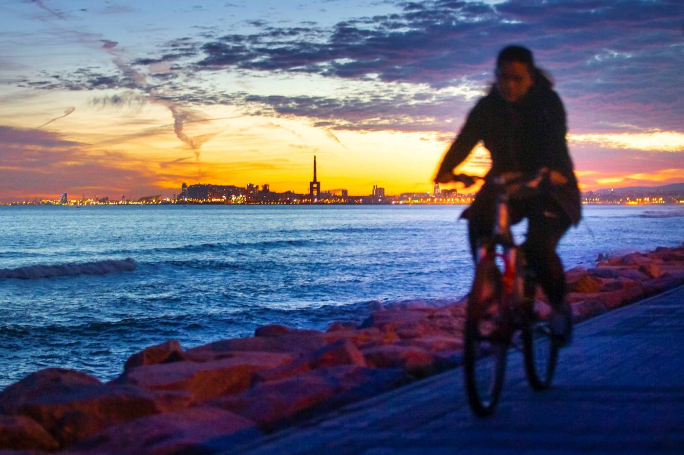 Atardecer en Barcelona desde el litoral del Maresme.