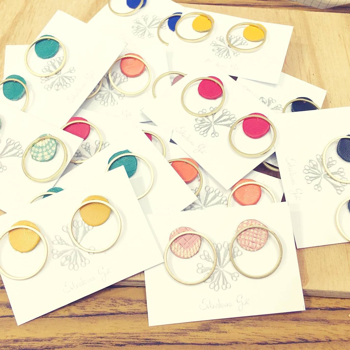 Fotos: Las artesanas que se reúnen en su estudio de San Francisco para crear moda hecha a mano