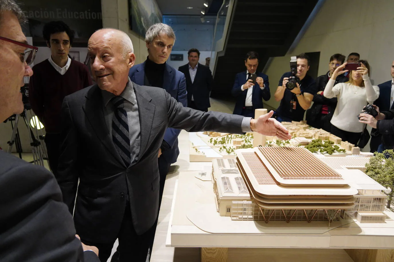 Norman Foster, este lunes en la presentación de la ampliación del Museo de Bellas Artes. 