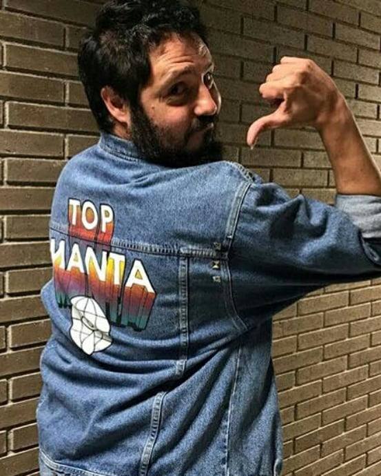 La vitoriana Amaia Arrazola ha participado junto a otros 19 artistas de prestigio internacional en el diseño de unas chaquetas únicas que sorteará la asociación de Vendedores Ambulantes de Barcelona. Estas son algunas de las creaciones