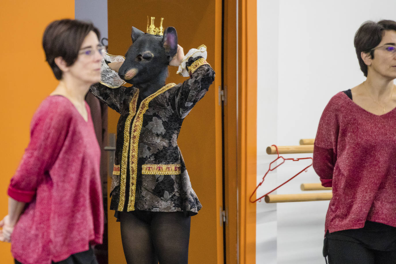 Fotos: Alumnos del conservatorio de danza ensayan &#039;El Cascanueces&#039; de la mano del Ballet de San Petersburgo