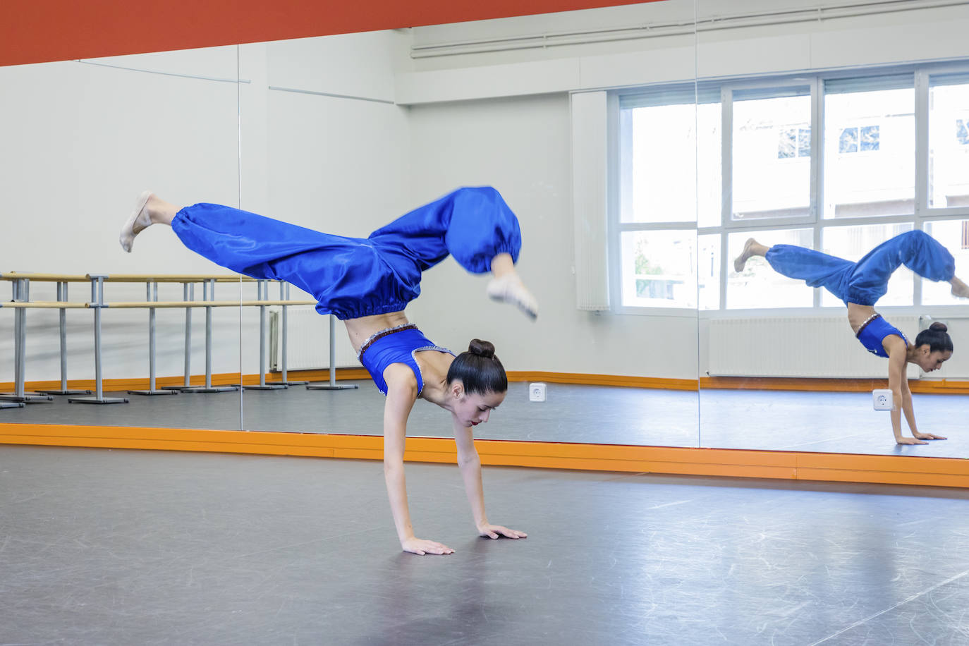 Fotos: Alumnos del conservatorio de danza ensayan &#039;El Cascanueces&#039; de la mano del Ballet de San Petersburgo