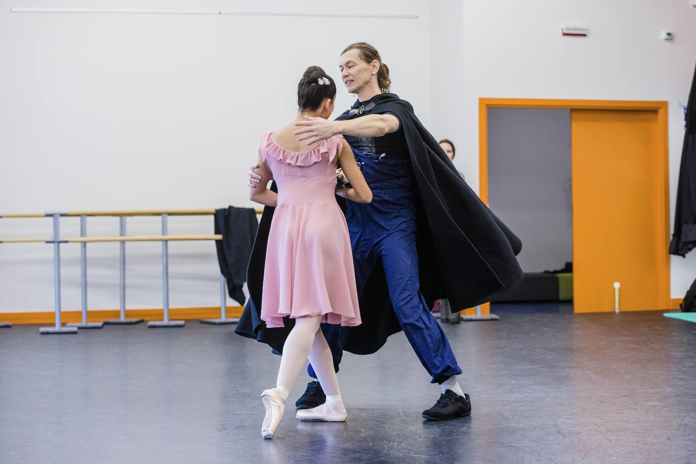 Fotos: Alumnos del conservatorio de danza ensayan &#039;El Cascanueces&#039; de la mano del Ballet de San Petersburgo