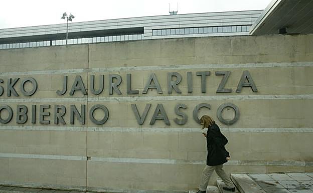 El Gobierno vasco esperará al fallo del Supremo para decidir si despide a los procesados