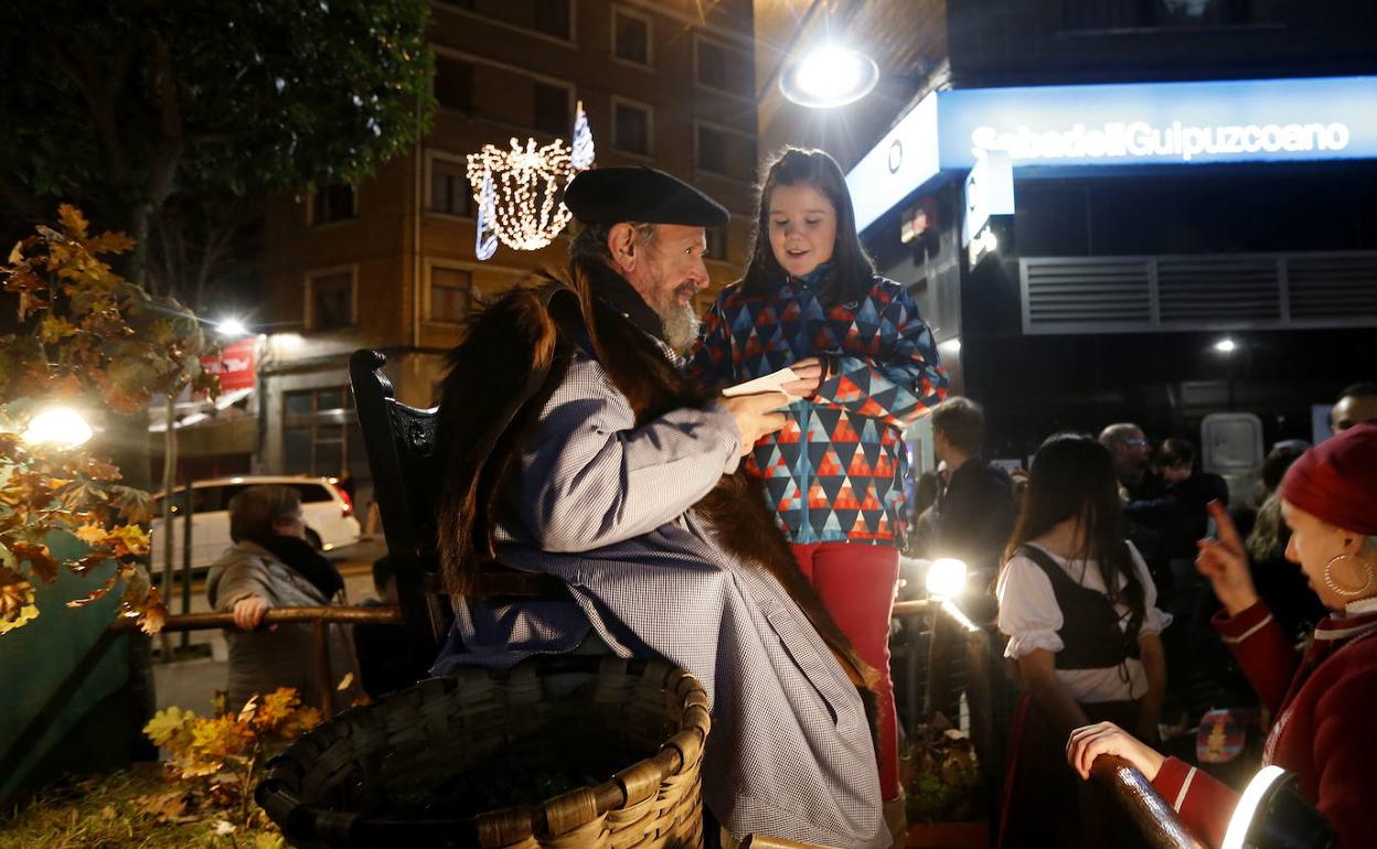 Olentzero en el desfile de Basauri. 