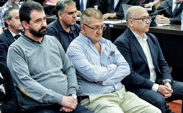 Koldo Otxandiano, Aitor Telleria y Alfredo de Miguel, en una de las sesiones de la vista oral. 