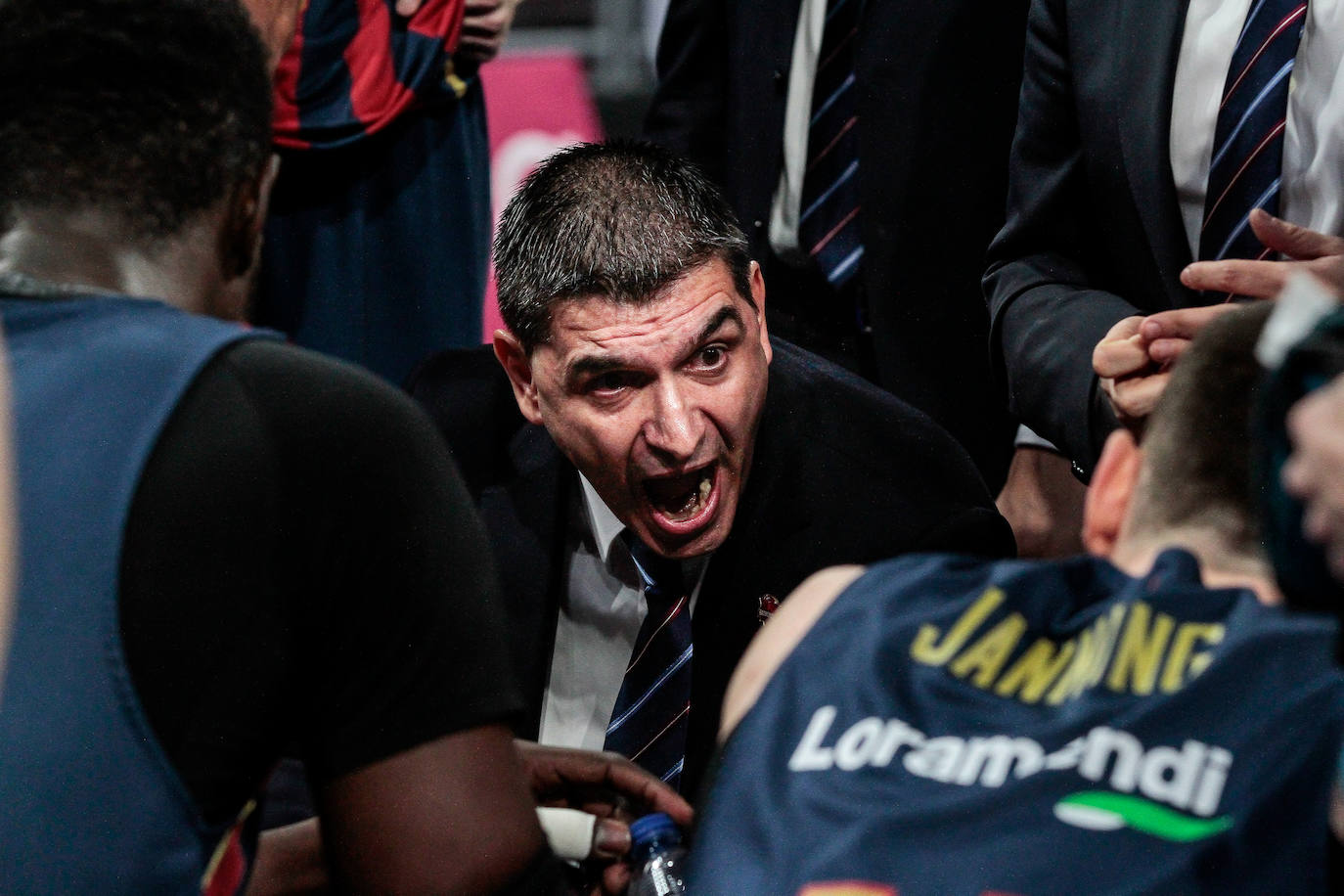 Fotos: Las mejores imágenes del Baskonia - Burgos