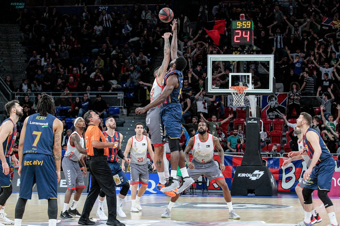 Fotos: Las mejores imágenes del Baskonia - Burgos