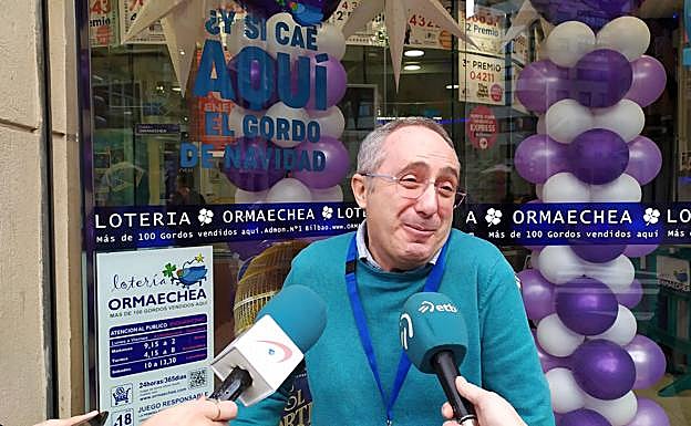 Uno de los responsables de la administración del centro de Bilbao. 