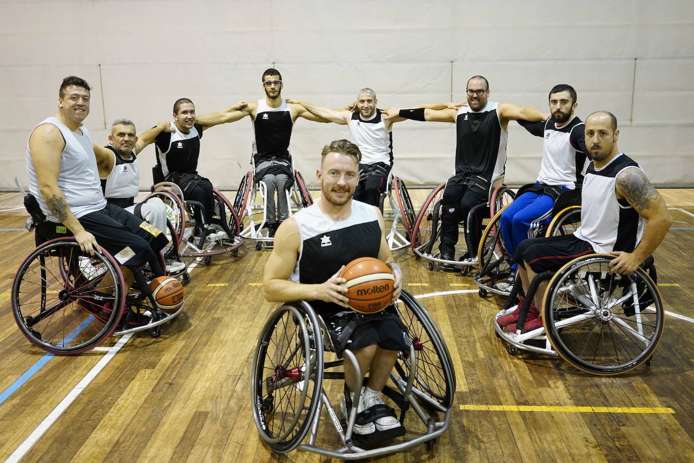 El Bidaideak, rey de Europa. El equipo de silla de ruedas de la villa logró el título de la Euroliga 1 a finales de abril en Sheffield. Una gesta histórica para un Bilbao BSR que se supera cada temporada.