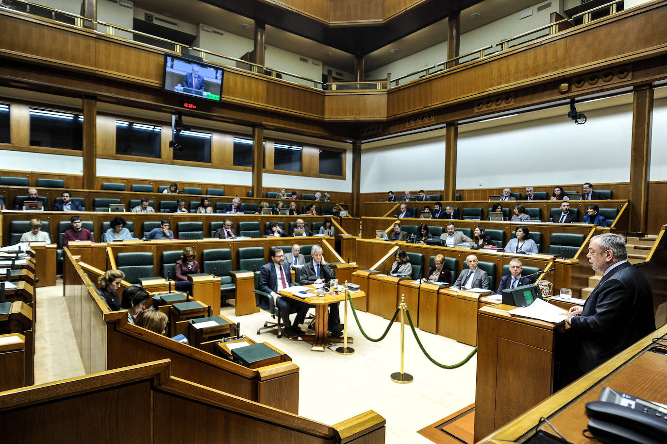 Agotar la legislatura. El apoyo de Podemos a sus cuentas ha supuesto un balón de oxígeno para el Gabinete Urkullu, que ya cuenta con la posibilidad de «agotar» la legislatura, una opción que hasta muy poco no entraba en los cálculos del Ejecutivo ni de la oposición.