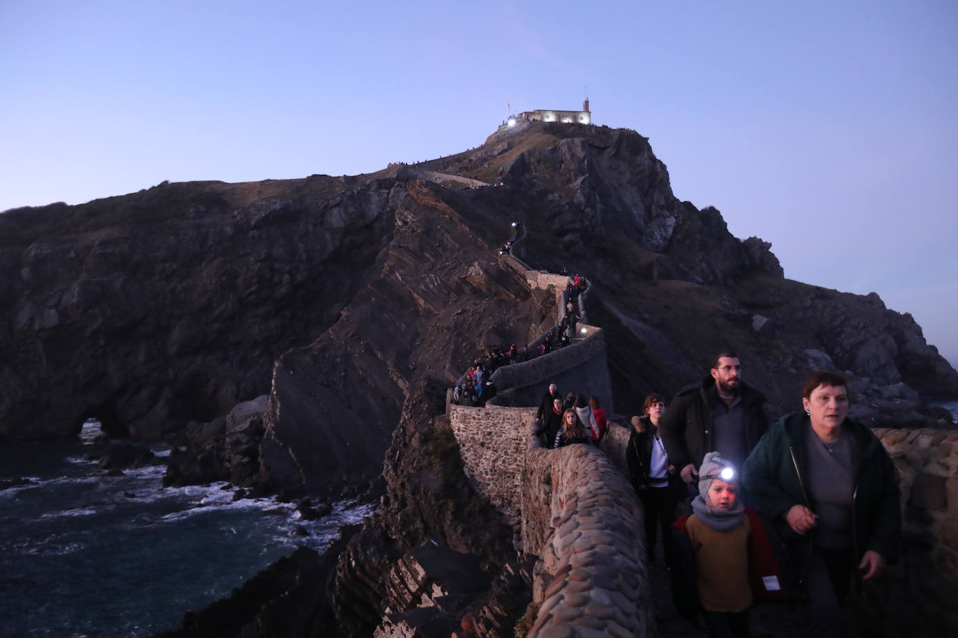 Fotos: La última misa del año en Gaztelugatxe