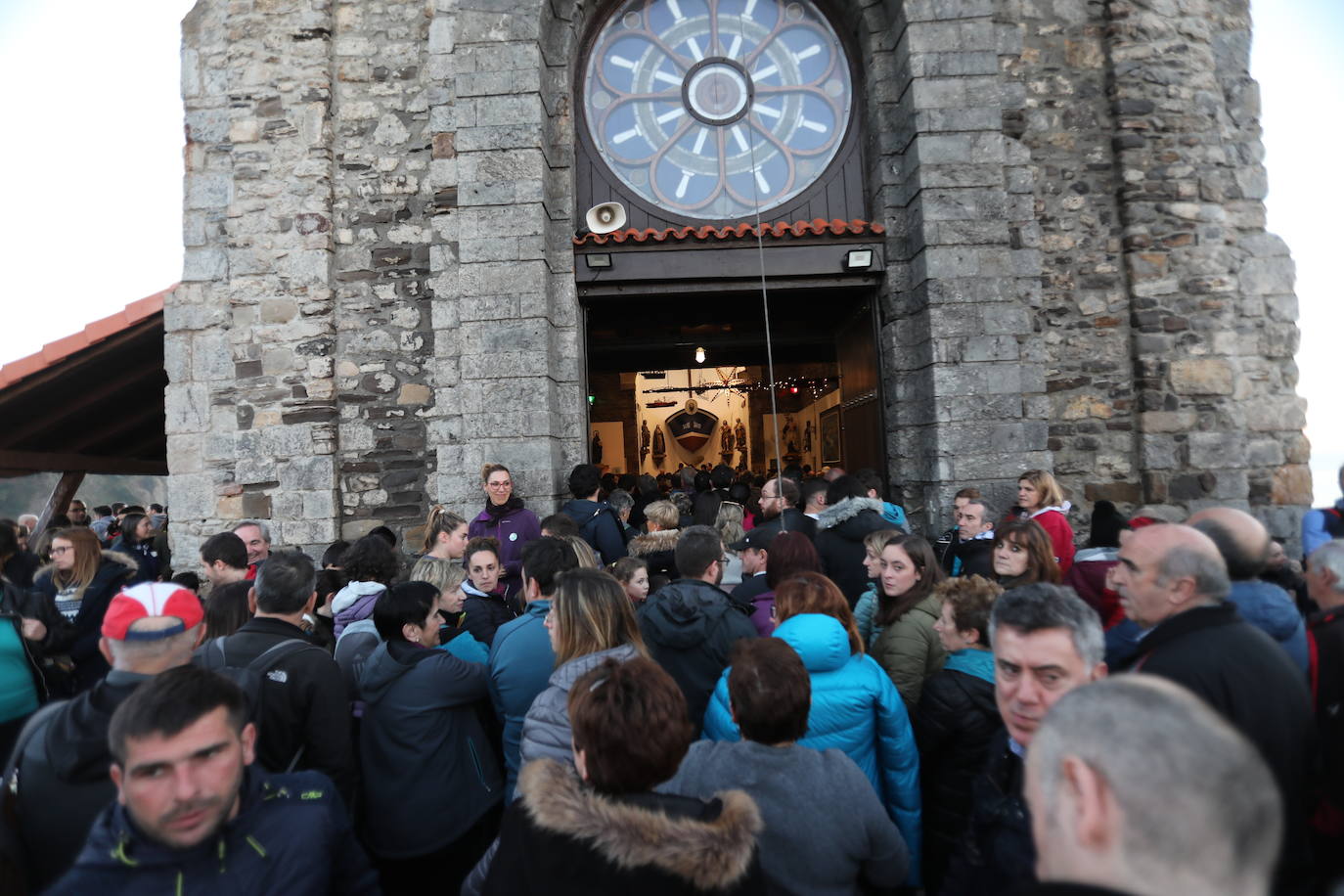 Fotos: La última misa del año en Gaztelugatxe