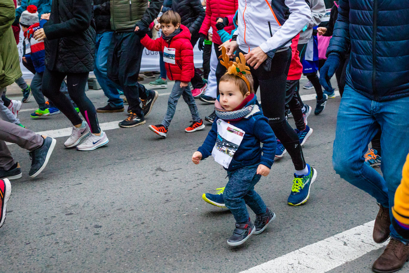 Fotos: Las fotos de la San Silvestre Txiki de Vitoria