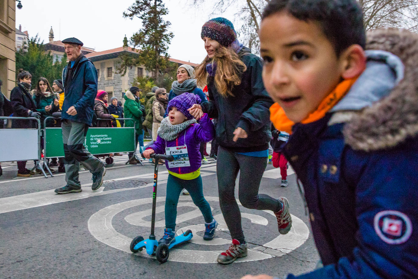 Fotos: Las fotos de la San Silvestre Txiki de Vitoria