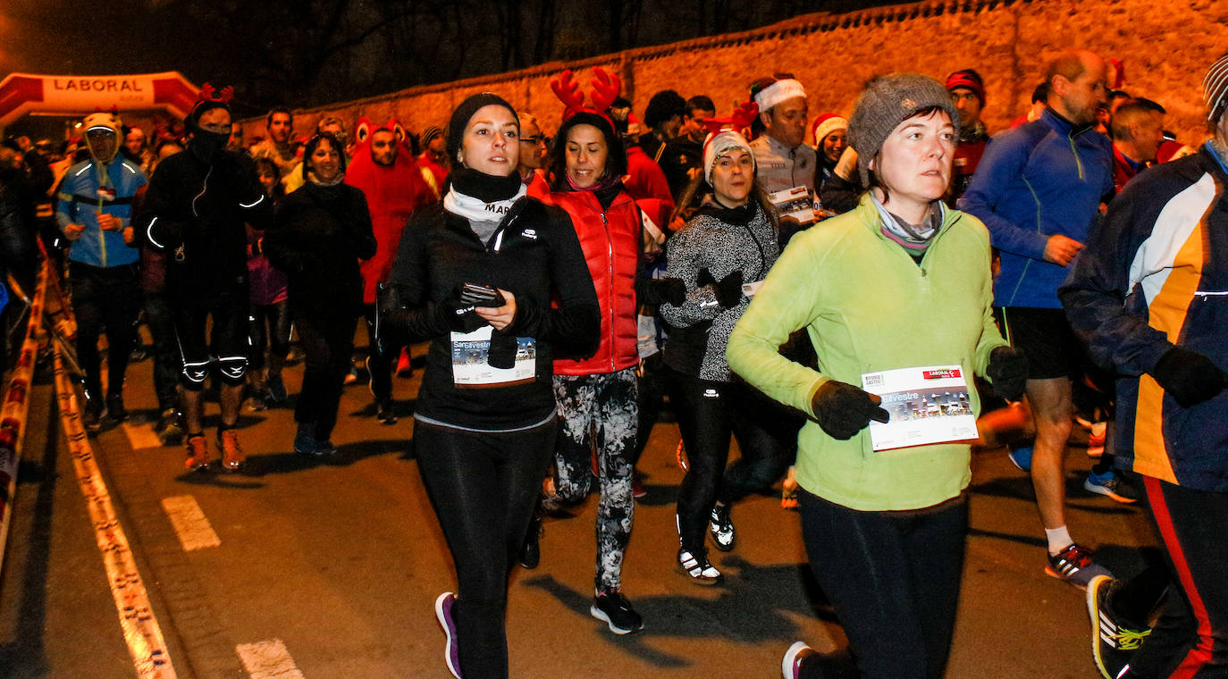 Fotos: Las fotos de la San Silvestre de Vitoria