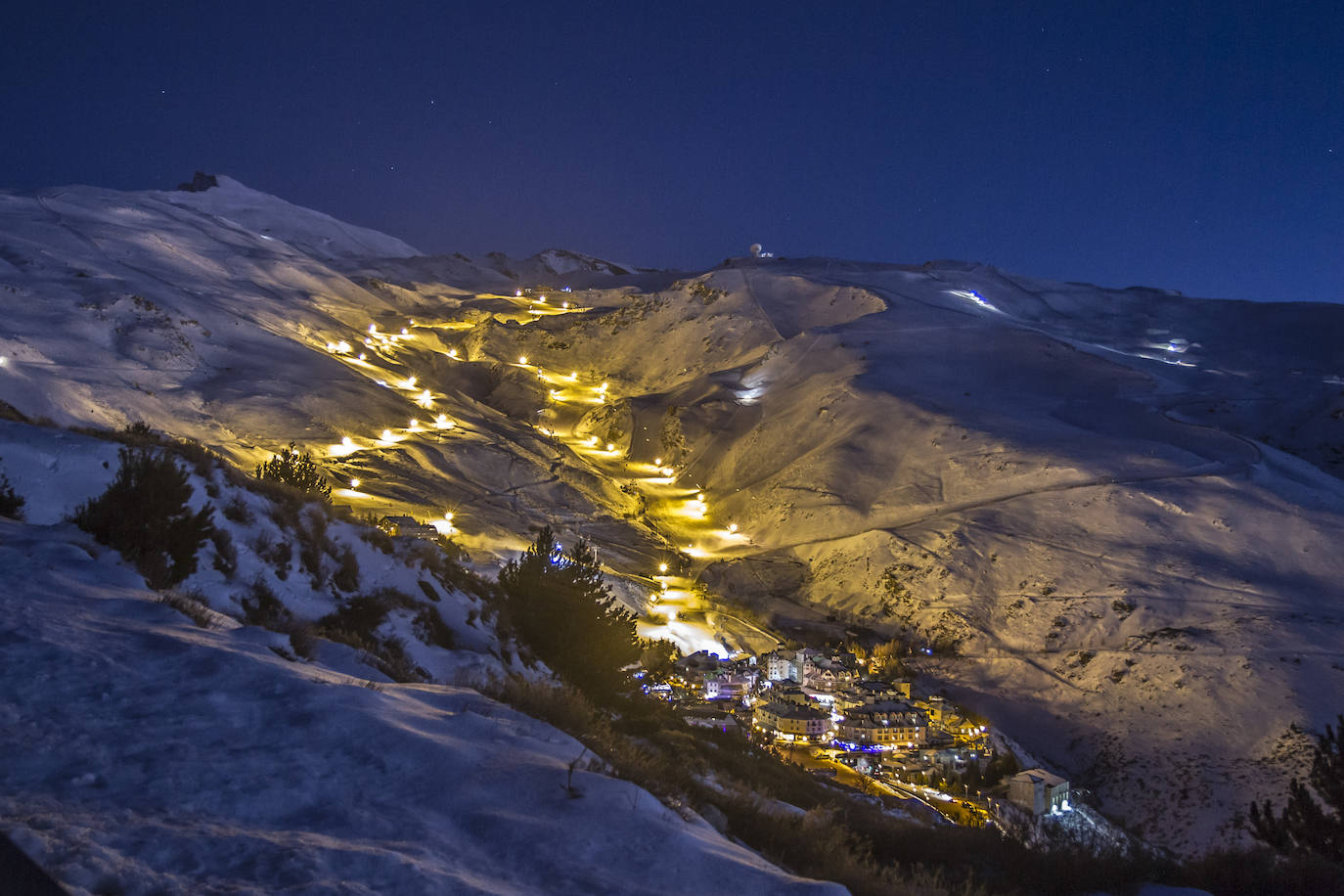 Fotos: Sierra Nevada, el lugar perfecto para disfrutar de la nieve por la mañana y la noche