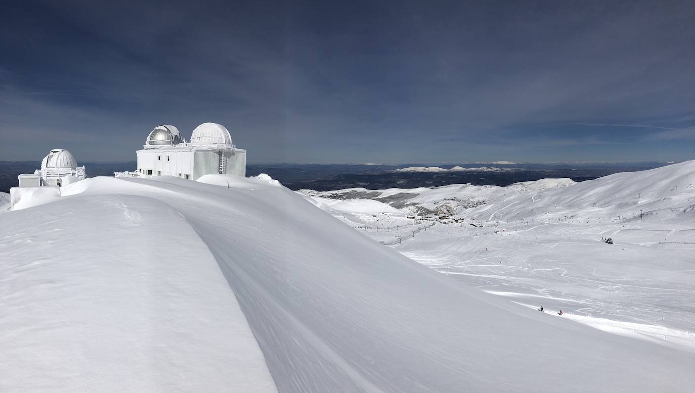 Fotos: Sierra Nevada, el lugar perfecto para disfrutar de la nieve por la mañana y la noche