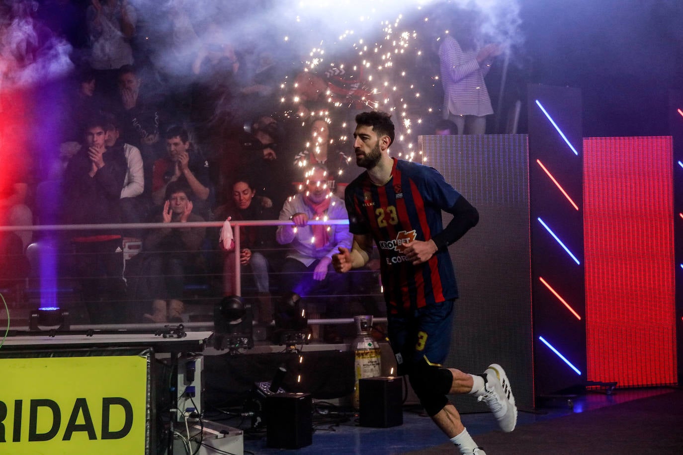 Fotos: Las mejores imágenes del Baskonia - Barcelona de Euroliga 2019