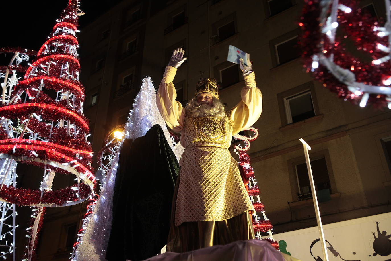 Fotos: La cabalgata de los Reyes en Vitoria, en imágenes
