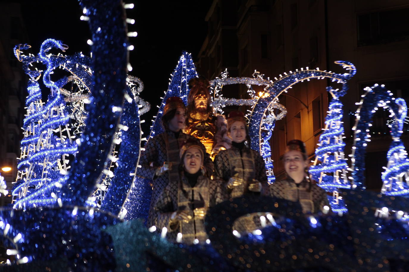 Fotos: La cabalgata de los Reyes en Vitoria, en imágenes