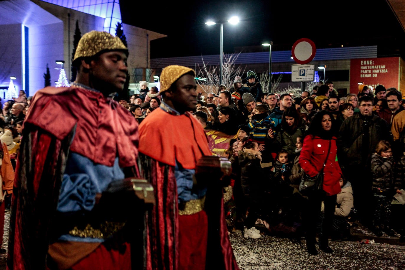 Fotos: La cabalgata de los Reyes en Vitoria, en imágenes