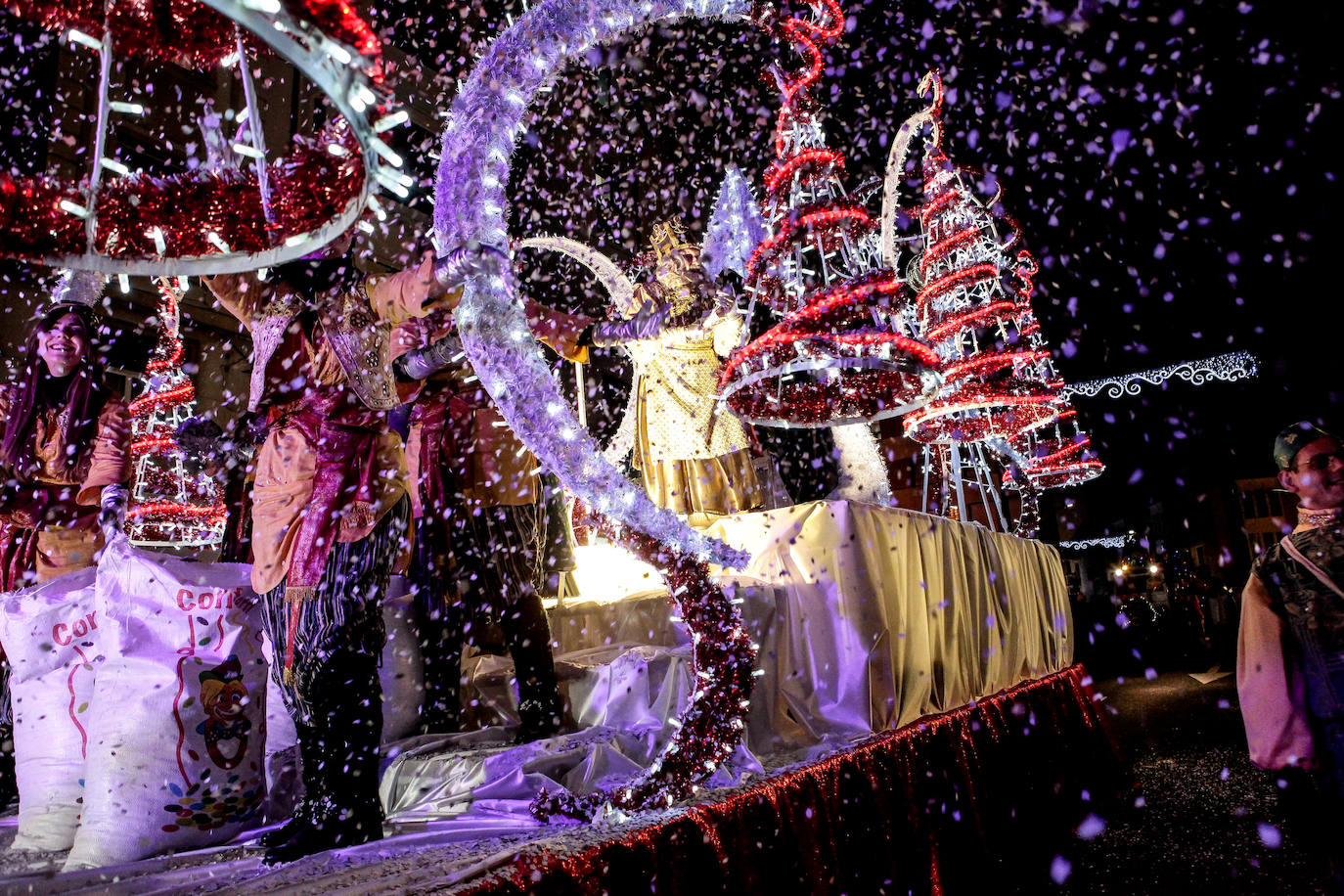 Fotos: La cabalgata de los Reyes en Vitoria, en imágenes