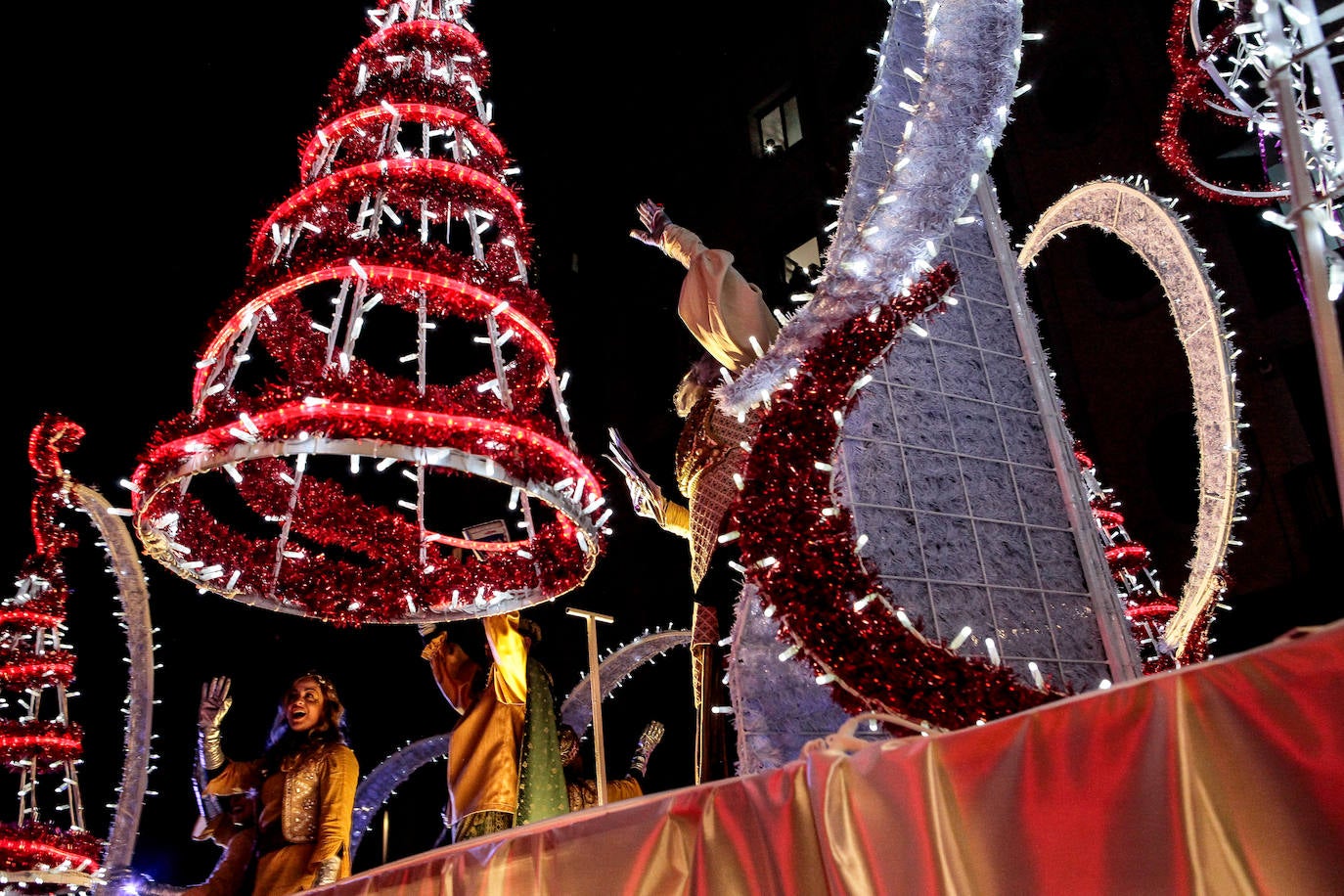 Fotos: La cabalgata de los Reyes en Vitoria, en imágenes