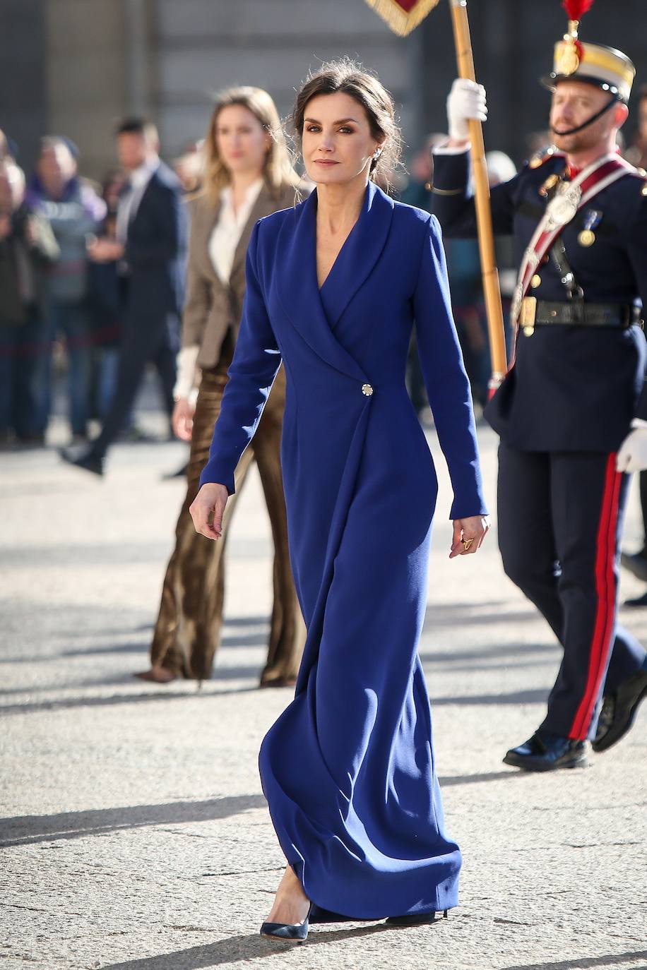 Fotos: El recogido &#039;messy&#039; de Letizia planea ser el peinado de invitada clave de 2020