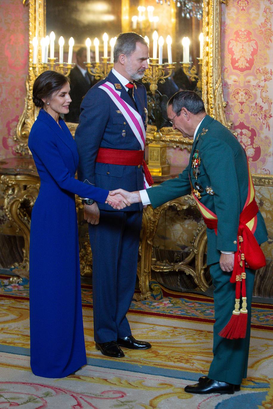 Fotos: El recogido &#039;messy&#039; de Letizia planea ser el peinado de invitada clave de 2020