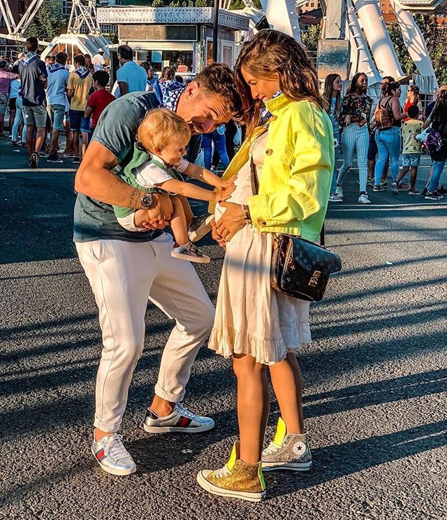 Fotos: Ibai Gómez e Ingrid Betancor, padres de un niño llamado Marko