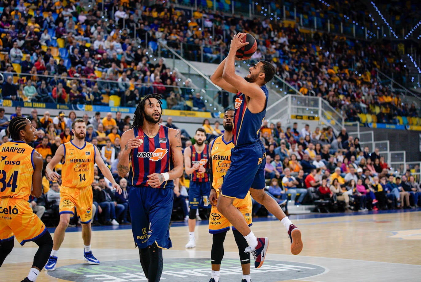 Fotos: Las mejores imágenes del Herbalife Gran Canaria - Kirolbet Baskonia