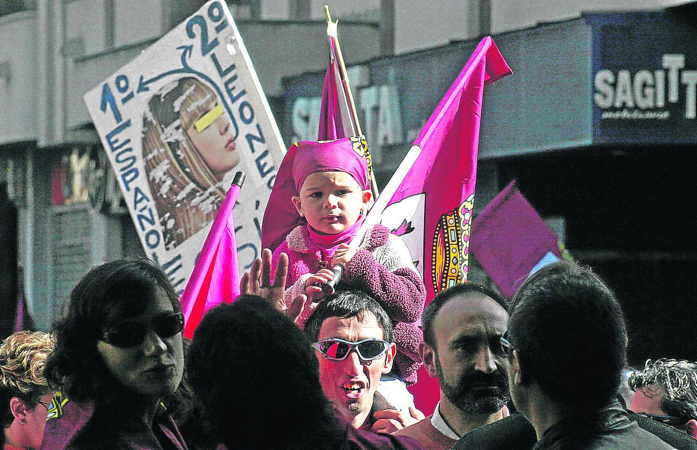 Manifestación en defensa del leonesismo por las calles de su capital.
