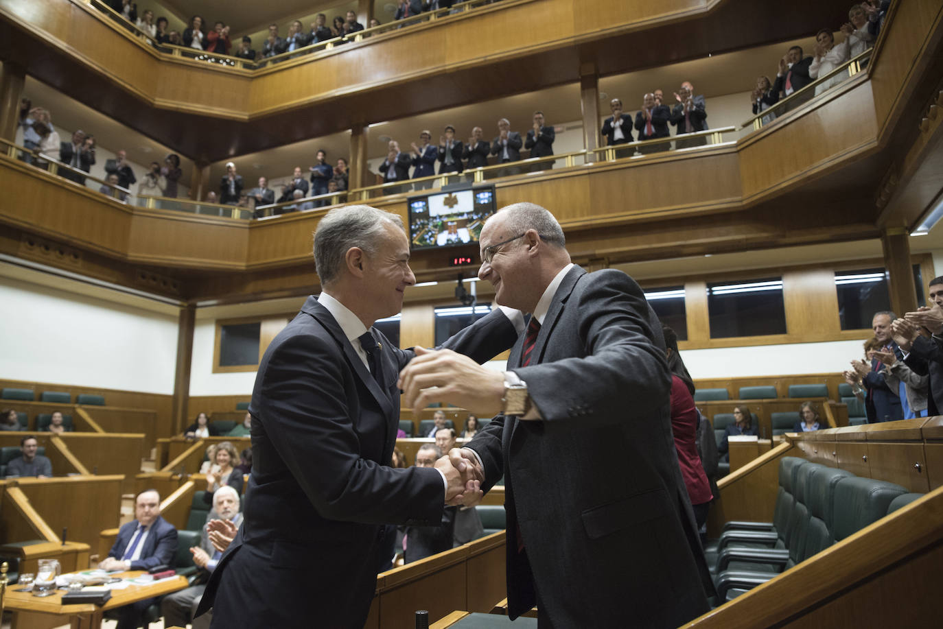 Iñigo Urkullu y Joseba Egibar en el Parlamento vasco. 