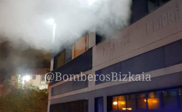 Pabellón de Leioa donde se ha desatado el incendio.